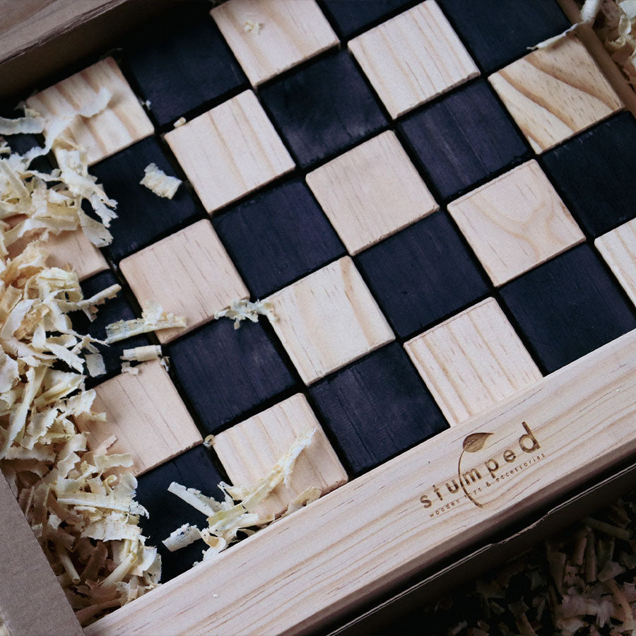 Four in a row game boxed